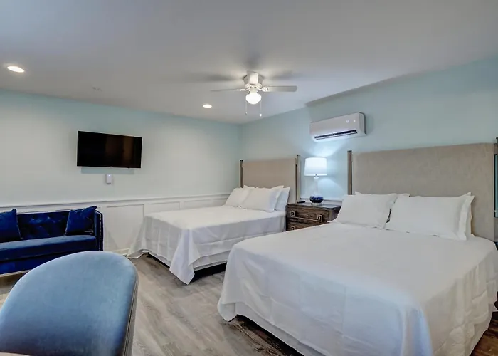 Hotels in Downtown Surf City