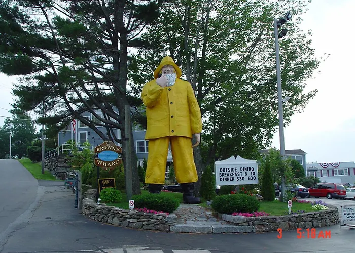 Hotels in Downtown Boothbay Harbor