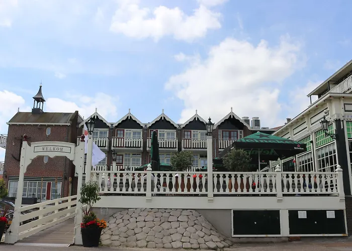 Hotels in Downtown Volendam