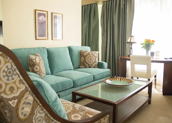 Hotels in Downtown East Palo Alto