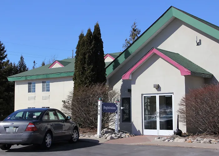 Hotels in Downtown Saint Ignace