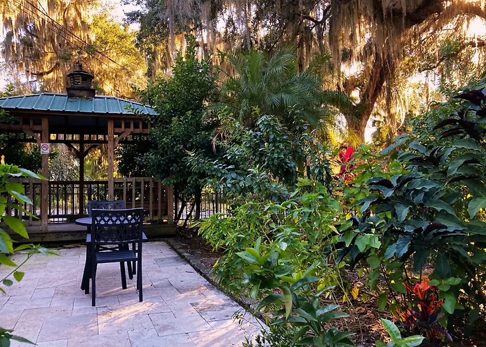 Hotels in Downtown Leesburg