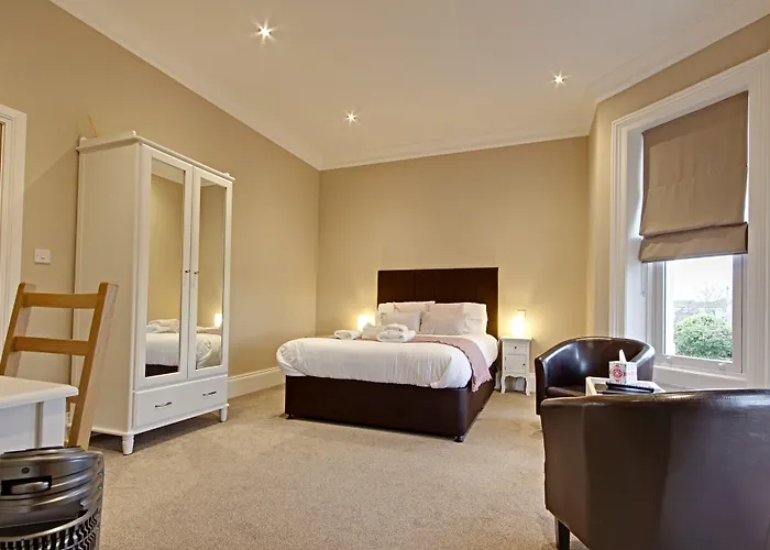 Hotels in Downtown Lymington