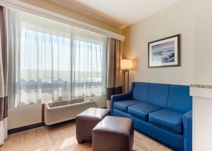 Hotels in Downtown West Duluth